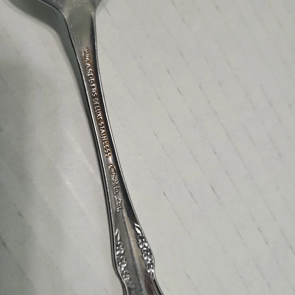 Oneida MANSFIELD Amadeus Stainless‎ Rogers Deluxe Flatware Salad Forks & A Spoon